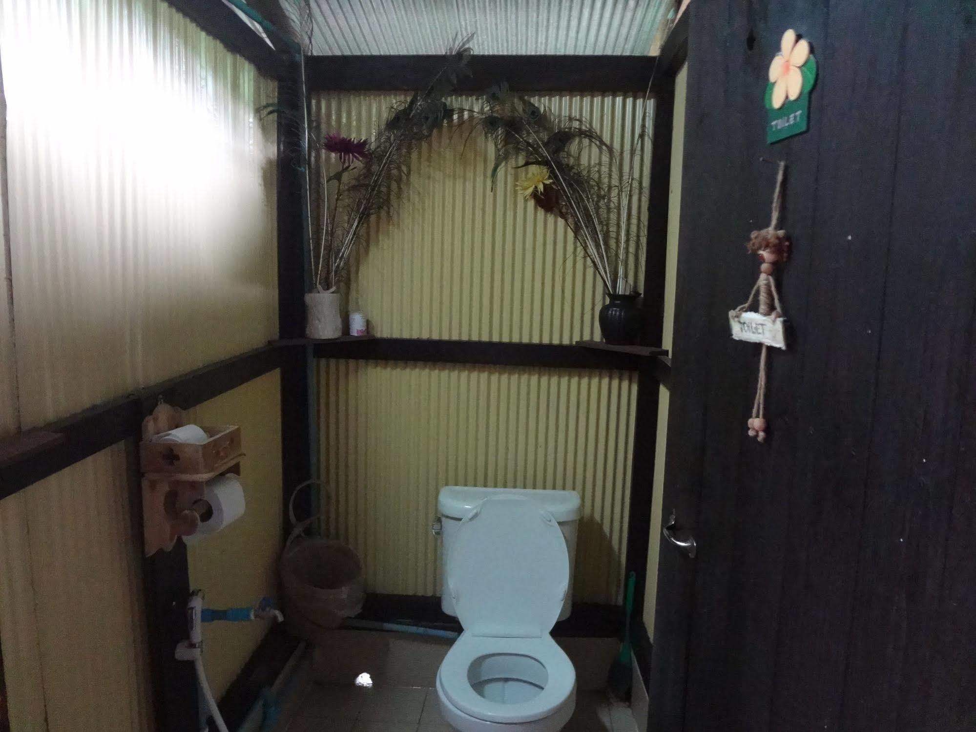 Baan Mai Guesthouse Мехонгсон Екстер'єр фото