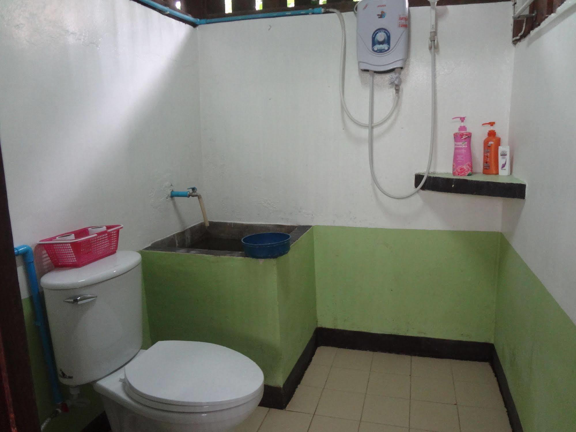 Baan Mai Guesthouse Мехонгсон Екстер'єр фото